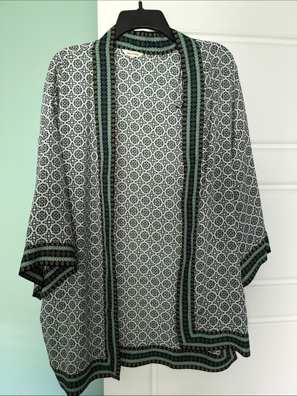 Max Studio Black and Green Printed Open-Front Kimono